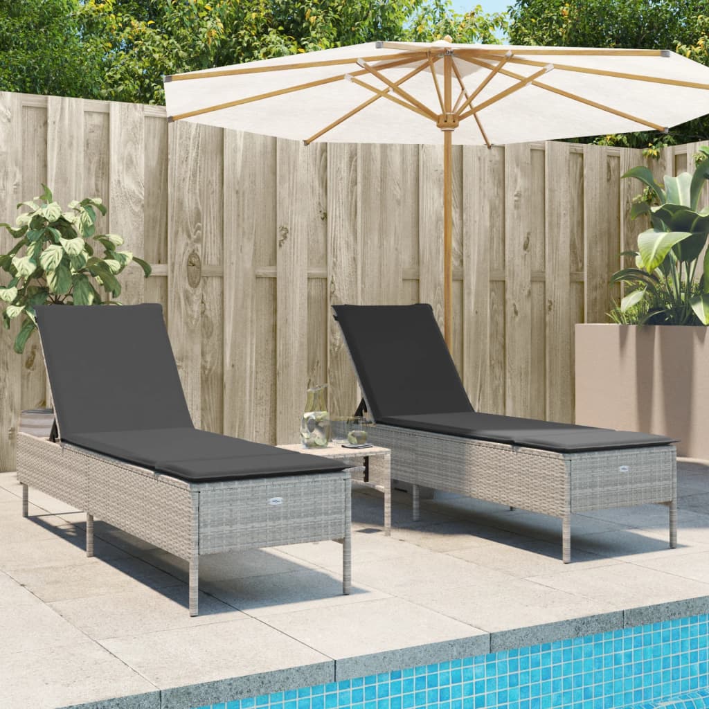 Lettino Prendisole 2 pz con Cuscini Grigio Chiaro in Polyrattan - homemem39