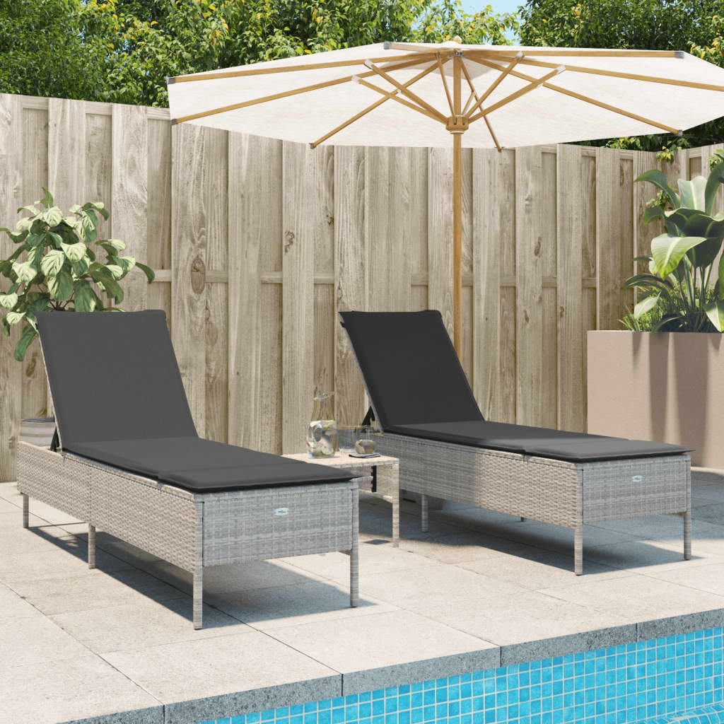 Set Lettini Prendisole con Cuscini 3pz Grigio Chiaro Polyrattan